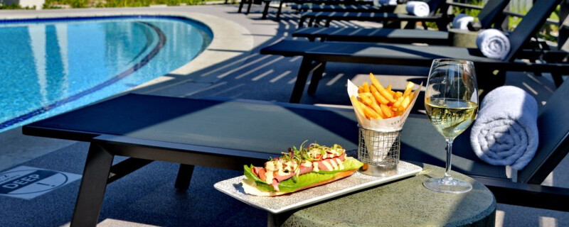 Drinks by the pool at Courtyard Hotel Waterfall City